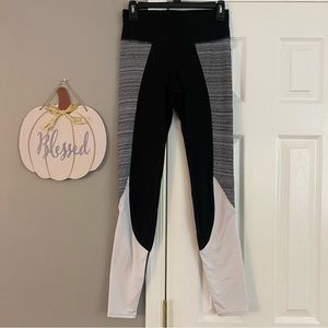 Athleta High Rise Jacquard Flow Chaturanga Tight Color Block Legging Small Tall